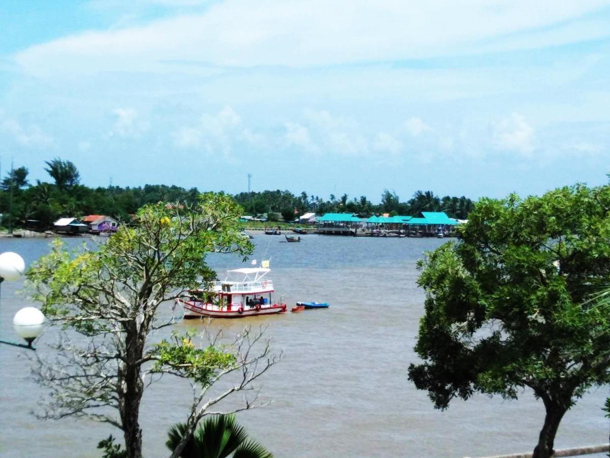The Tara River Krabi town Екстериор снимка